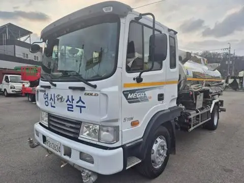 현대 메가트럭 5톤 살수차 2009년식 사진 1