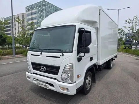 현대 마이티 2.5톤 내장탑 2018년식 마이티 내장탑 운전석 쪽 전측면