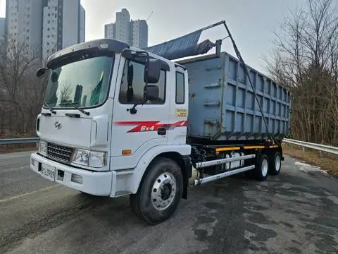 현대 메가트럭 4.5톤 암롤 2020년식 메가트럭 암롤 운전석 쪽 전측면