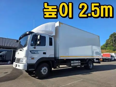 현대 메가트럭 5톤 익스탑 2018년식 메가트럭 익스탑 전측면